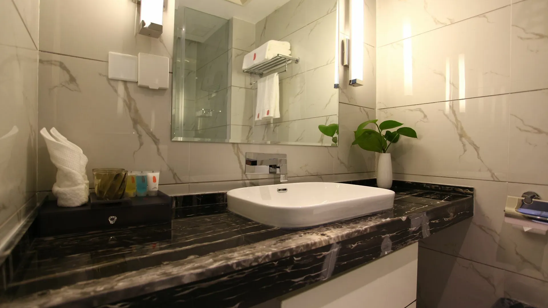 Luoyang Yihe Hotel